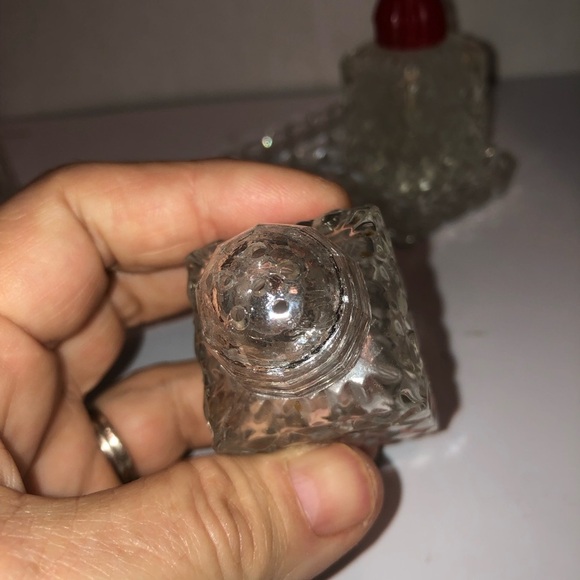 Vintage Glass Salt and Pepper Shaker three piece set on tray- anchor hocking - Picture 7 of 16